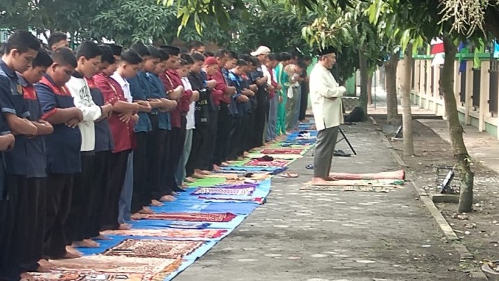 SMK Muhammadiyah 3 Pekanbaru Gelar Salat Dhuha Berjamaah, Ingin Ciptakan Pelajar Bertakwa SMK Muhammadiyah 3 Pekanbaru Gelar Salat Dhuha Berjamaah, Ingin Ciptakan Pelajar Bertakwa