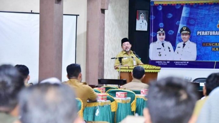 Perda RTRW Diharapkan Bupati Kasmarni Jadi Acuan Pembangunan yang Tertata Perda RTRW Diharapkan Bupati Kasmarni Jadi Acuan Pembangunan yang Tertata