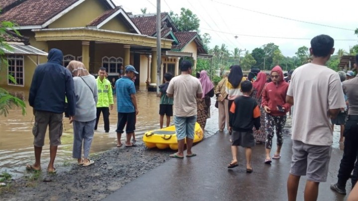 Banjir, Dua Anak Remaja Hanyut dan Meninggal