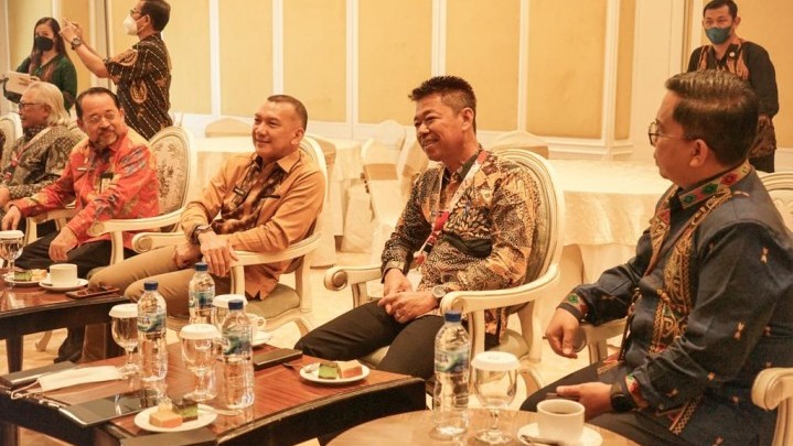 Tingkatkan PAD, Bupati Afrizal Sintong Minta Lahan Minyak Dikembangkan Tingkatkan PAD, Bupati Afrizal Sintong Minta Lahan Minyak Dikembangkan