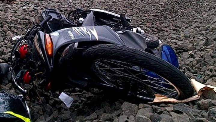 Tabrak Ranting Pohon, Pemotor di Lingga Meninggal Dunia Tabrak Ranting Pohon, Pemotor di Lingga Meninggal Dunia