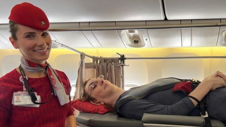 Seperti Ini Penampakan Wanita Tertinggi di Dunia Naik Pesawat Pertama Kali Seperti Ini Penampakan Wanita Tertinggi di Dunia Naik Pesawat Pertama Kali