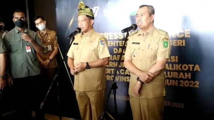 Mendagri Tito Beri Arahan Penting pada Pemda di Riau Mendagri Tito Beri Arahan Penting pada Pemda di Riau