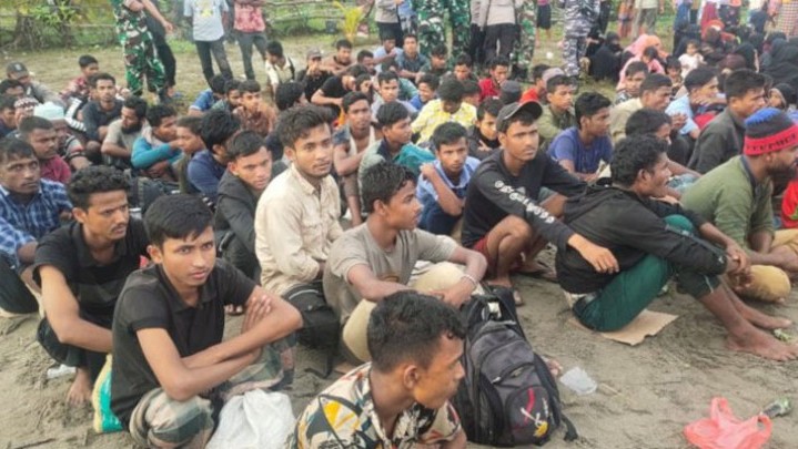 119 Pengungsi Rohingya Kembali Mendarat di Aceh Utara 119 Pengungsi Rohingya Kembali Mendarat di Aceh Utara