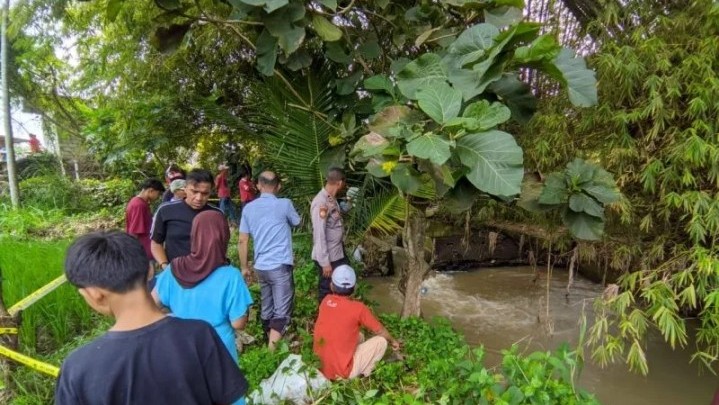 Ditemukan Jasad Mengapung di Sungai Ambarung Solok
