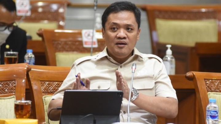 Anggota DPR RI: Perlu Waktu 150 Tahun Lagi Indonesia Sahkan RKUHP Anggota DPR RI: Perlu Waktu 150 Tahun Lagi Indonesia Sahkan RKUHP