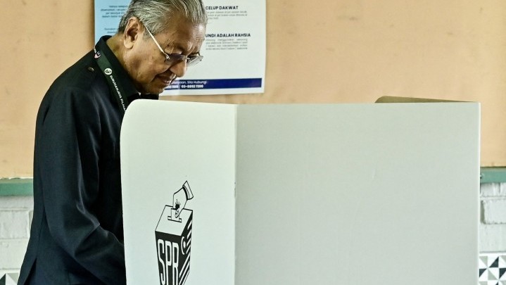 Mahathir Mohamad Kalah di Pemilu Malaysia
