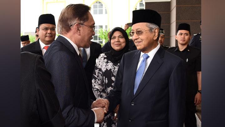 Ucapan Selamat untuk Anwar Ibrahim dari Mahathir Mohamad
