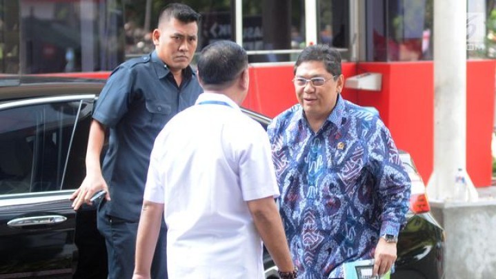 Utut Politisi PDIP Akhirnya Penuhi Panggilan KPK Terkait Kasus Suap Rektor Unila Utut Politisi PDIP Akhirnya Penuhi Panggilan KPK Terkait Kasus Suap Rektor Unila