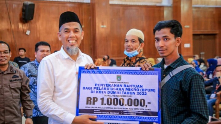 Pemko Dumai Bantu 1.400 Pelaku UMKM Pemko Dumai Bantu 1.400 Pelaku UMKM