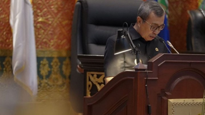 Gubri Berharap Terjadi Percepatan Pembangunan dengan Perda Retribusi yang Baru Gubri Berharap Terjadi Percepatan Pembangunan dengan Perda Retribusi yang Baru