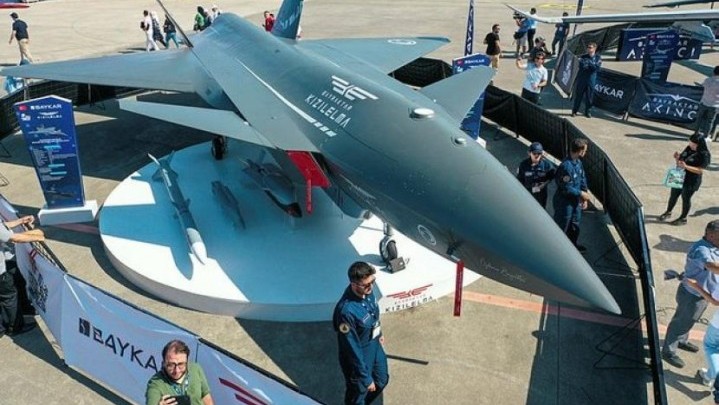 Salut, Jet Tempur Nirawak Turki Siap Terbang Perdana Salut, Jet Tempur Nirawak Turki Siap Terbang Perdana