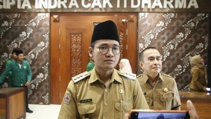 KPK Tangkap Bupati Bangkalan Abdul Latif Amin KPK Tangkap Bupati Bangkalan Abdul Latif Amin