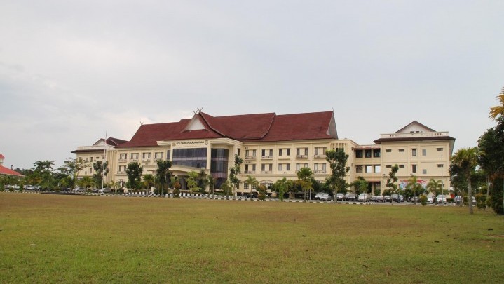 Beberapa Tersangka Diamankan Polda Kepri dalam Dugaan Penggelapan Uang Konsumen Beberapa Tersangka Diamankan Polda Kepri dalam Dugaan Penggelapan Uang Konsumen