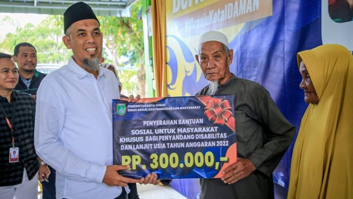 Bansos untuk Lansia di Dumai, Wako: Semoga Berkah Bansos untuk Lansia di Dumai, Wako: Semoga Berkah