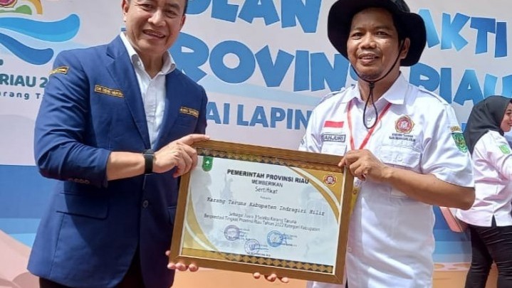 Sertifikat Berpretasi Berhasil Diraih Karang Taruna Inhil