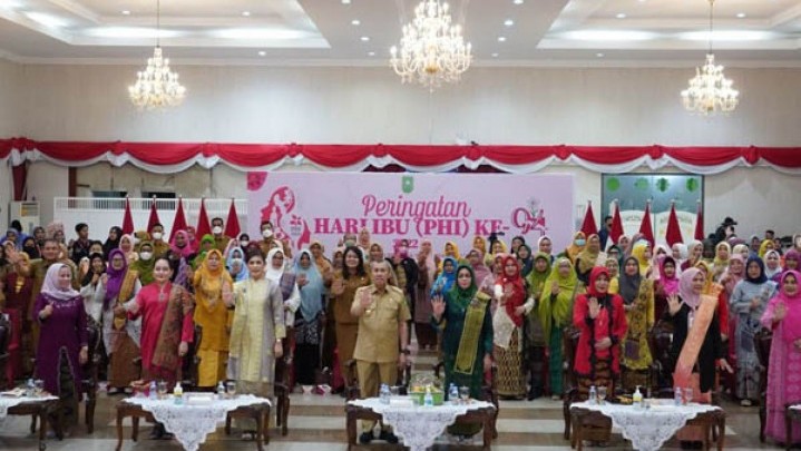 Apresiasi Khusus Disampaikan Gubri pada Perempuan di Riau pada Momentum Hari Ibu Apresiasi Khusus Disampaikan Gubri pada Perempuan di Riau pada Momentum Hari Ibu