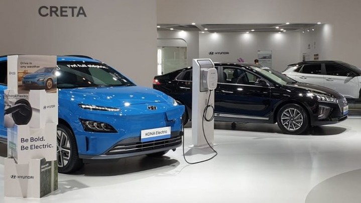 OJK Izinkan DP 0 Persen untuk Kendaraan Listrik