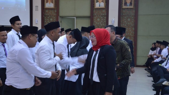 KPU Kampar Lantik 105 PPK, Diingatkan Tolak Segala Bentuk Pemberian KPU Kampar Lantik 105 PPK, Diingatkan Tolak Segala Bentuk Pemberian