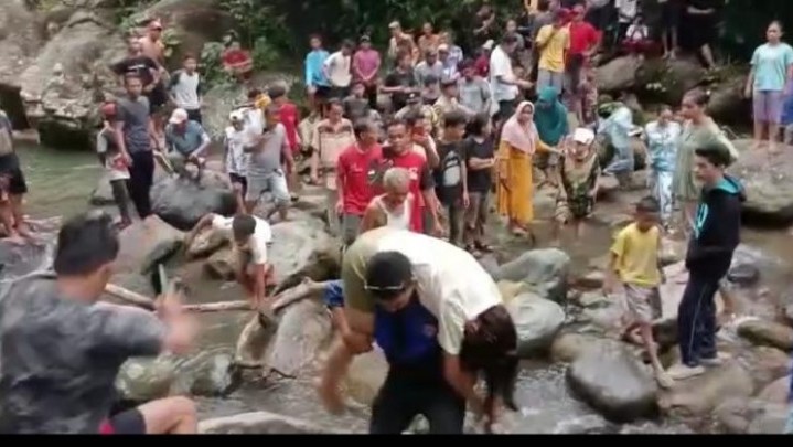 Gegerkan Warga, Dua Mayat Perempuan Ditemukan di Air Terjun Timbulun Padang