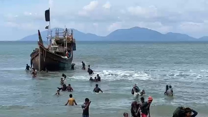 184 Imigran Rohingya Terdampar Lagi di Aceh Minggu Sore