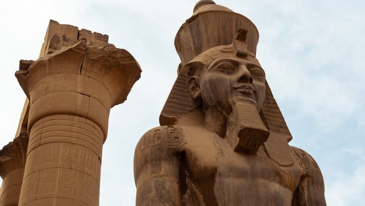 Upaya Pencurian Patung Firaun Seberat 10 Ton Berhasil Digagalkan Upaya Pencurian Patung Firaun Seberat 10 Ton Berhasil Digagalkan