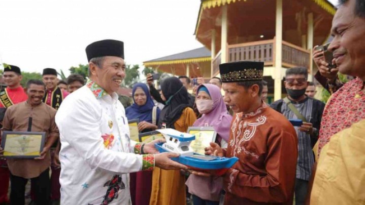 Kapal Bantuan Pemprov Riau Diterima Kelompok Nelayan Inhu Kapal Bantuan Pemprov Riau Diterima Kelompok Nelayan Inhu