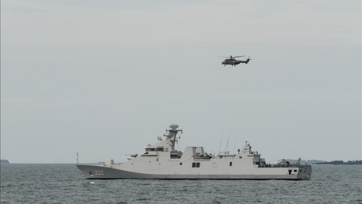 TNI AL Kirim Kapal Perang Merespon Kapal China Berlayar Dekat Laut Natuna