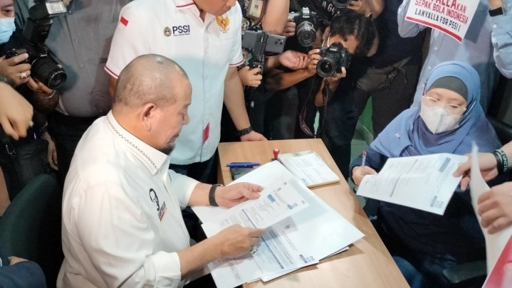 La Nyalla dan Erick Thohir Bersaing Jadi Ketum PSSI La Nyalla dan Erick Thohir Bersaing Jadi Ketum PSSI