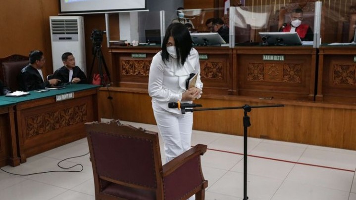 Putri Candrawathi Dituntut Jaksa 8 Tahun Penjara Putri Candrawathi Dituntut Jaksa 8 Tahun Penjara