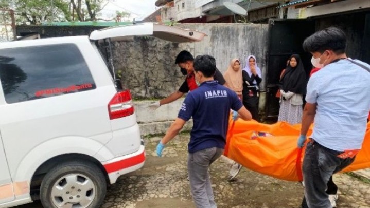 Ditemukan Mayat dalam Rumah di Bukittinggi, Diduga Meninggal Lebih dari Tiga Hari Ditemukan Mayat dalam Rumah di Bukittinggi, Diduga Meninggal Lebih dari Tiga Hari