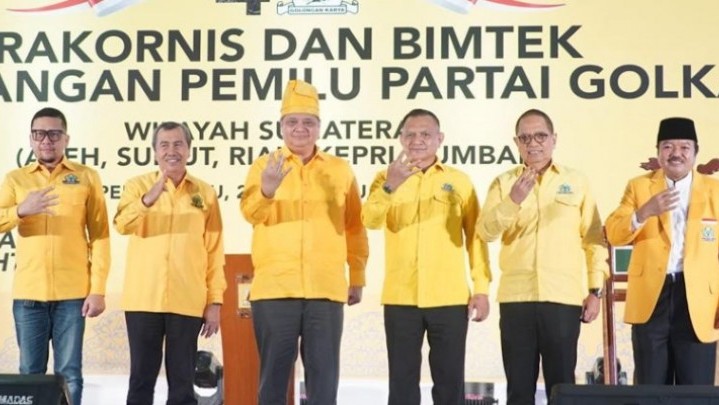 Airlangga Sebut Golkar Satu-satunya Partai yang Sudah Mengatur Fungsionaris 200 Persen Airlangga Sebut Golkar Satu-satunya Partai yang Sudah Mengatur Fungsionaris 200 Persen