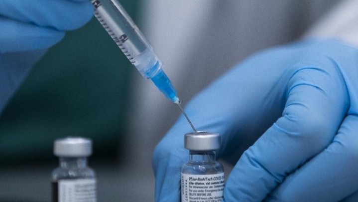 DPR Minta Vaksin Gratis Booster Kedua Dilanjutkan DPR Minta Vaksin Gratis Booster Kedua Dilanjutkan