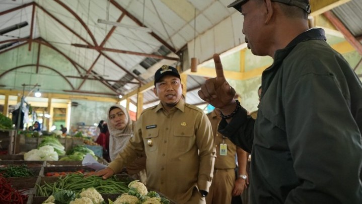 Pengendalian Inflasi, Wabup Husni Sidak Pasar Belantik Pengendalian Inflasi, Wabup Husni Sidak Pasar Belantik