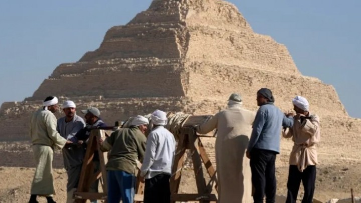 Mumi Berusia 4.300 Tahun Ditemukan Erkeolog Mesir, Berlapis Emas dan Tersegel Mumi Berusia 4.300 Tahun Ditemukan Erkeolog Mesir, Berlapis Emas dan Tersegel