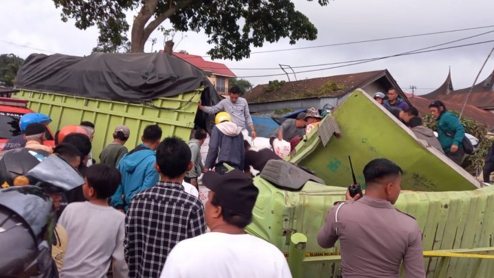 Sopir Truk Jadi Tersangka Kecelakaan Beruntun di Tanah Datar