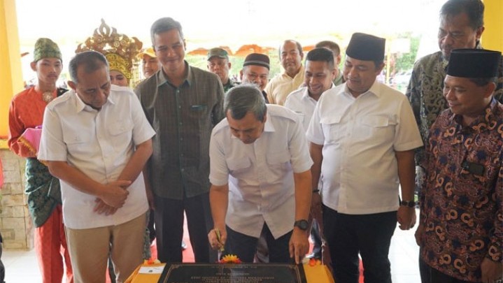Gubri Ingin Indeks Pembangunan Manusia di Riau Merata Gubri Ingin Indeks Pembangunan Manusia di Riau Merata