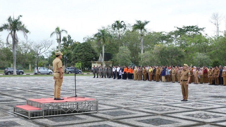 Jadi Pembina Apel Senin, Ini Pesan Penting Wabup Husni untuk ASN