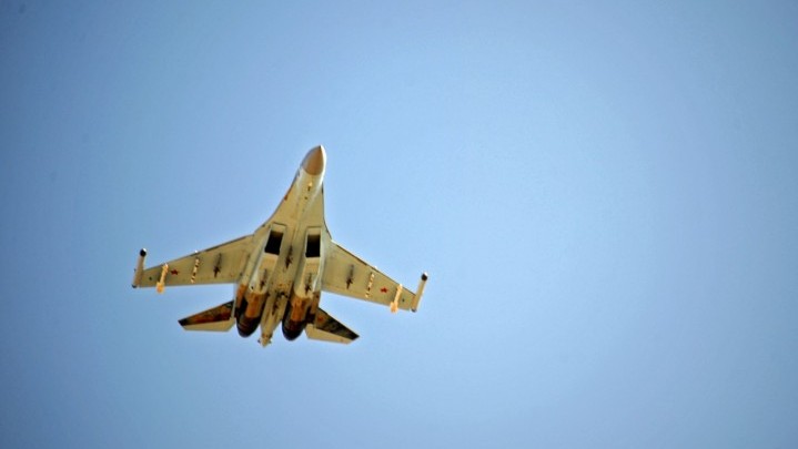 Jet Tempur Sukhoi Jatuh saat Latihan, 1 Pilot Tewas Jet Tempur Sukhoi Jatuh saat Latihan, 1 Pilot Tewas