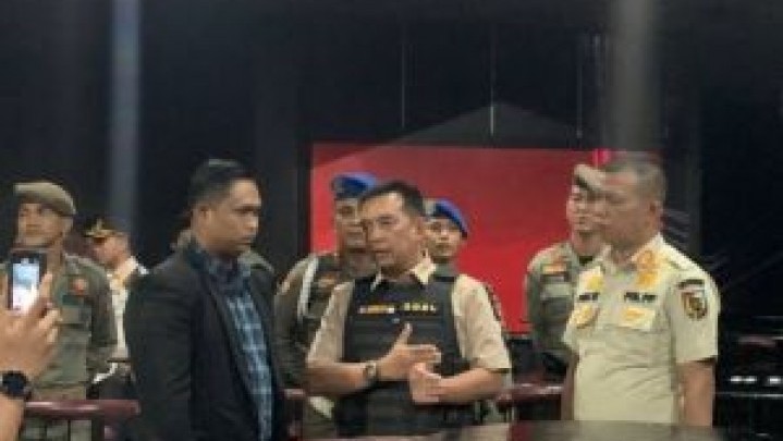 Meminimalisir Penyebaran LGBT, Satpol PP Pekanbaru Sidak Tempat Hiburan Malam Meminimalisir Penyebaran LGBT, Satpol PP Pekanbaru Sidak Tempat Hiburan Malam
