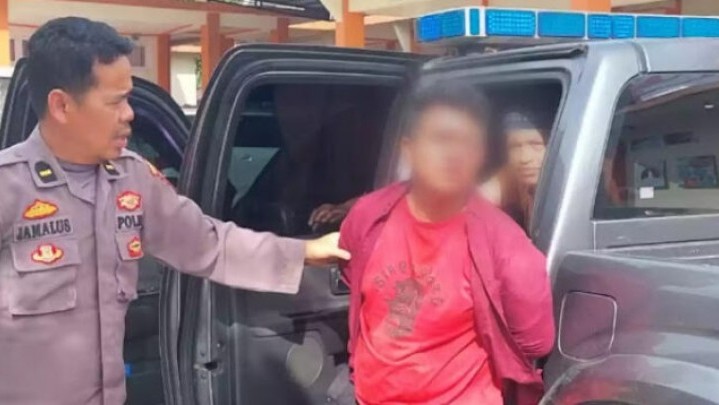 Pria Asal Tanah Datar Tertangkap Warga Curi Kotak Amal Pria Asal Tanah Datar Tertangkap Warga Curi Kotak Amal