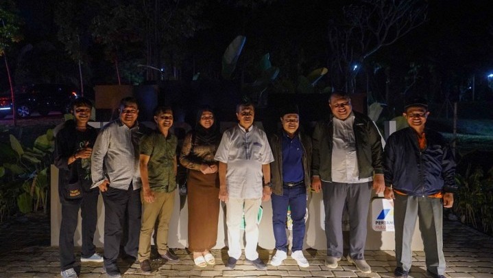 Gubri Syamsuar Santai Malam di Taman Kehati Unilak Gubri Syamsuar Santai Malam di Taman Kehati Unilak