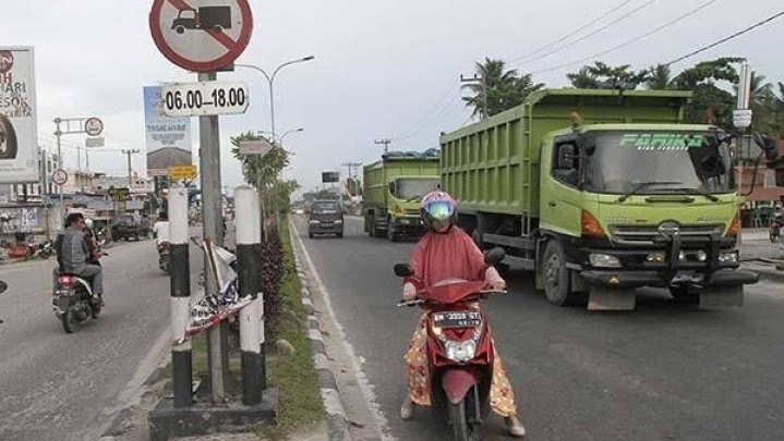 Hanya Ini yang Dilakukan Dishub Pekanbaru Cegah Truk Besar Masuk Kota