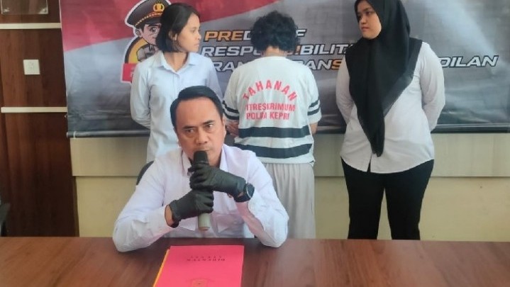 WN Malaysia Penyelundup Calon PMI Ilegal Diringkus di Harbourbay Batam WN Malaysia Penyelundup Calon PMI Ilegal Diringkus di Harbourbay Batam