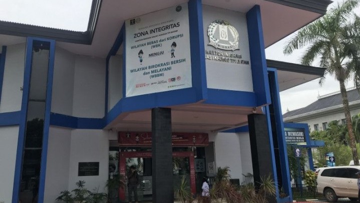 Warga Batam Antusias Program Paspor Sehari Jadi Biaya Rp 1 Juta Warga Batam Antusias Program Paspor Sehari Jadi Biaya Rp 1 Juta