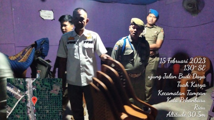 Satpol PP Pekanbaru Sita Speaker dan Puluhan Kursi di Warung Remang-remang Satpol PP Pekanbaru Sita Speaker dan Puluhan Kursi di Warung Remang-remang