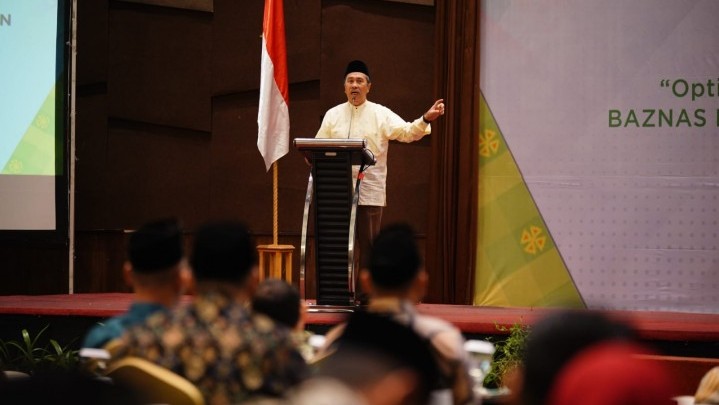 Gubernur Syamsuar Minta BAZNAS Bantu Menanggulangi Kemiskinan Gubernur Syamsuar Minta BAZNAS Bantu Menanggulangi Kemiskinan