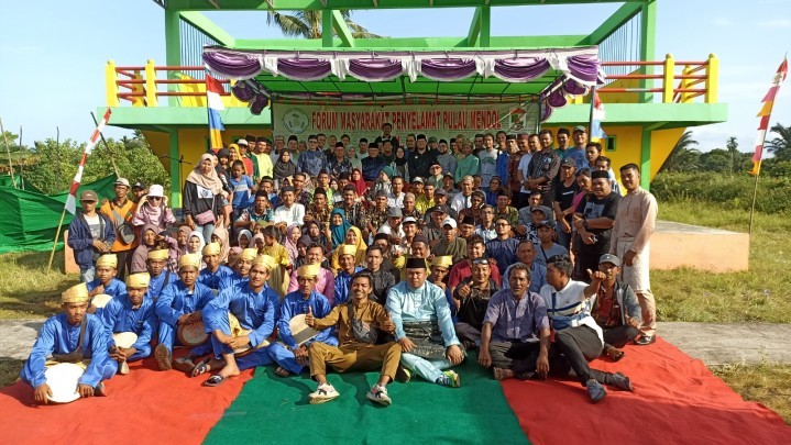 Menteri ATR Tetapkan HGU PT TUM Tanah Terlantar, Masyarakat Pulau Mendol Gelar Kenduri Menteri ATR Tetapkan HGU PT TUM Tanah Terlantar, Masyarakat Pulau Mendol Gelar Kenduri