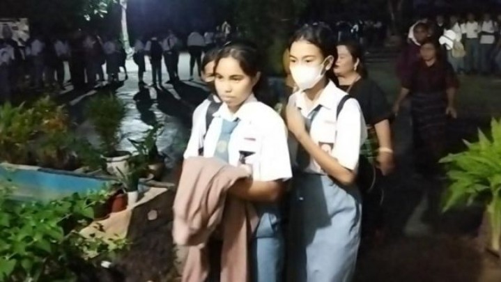 Jam Masuk Sekolah NTT Direvisi Jadi Pukul 05.30 Jam Masuk Sekolah NTT Direvisi Jadi Pukul 05.30