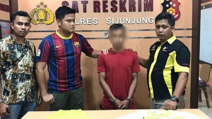 Ayah di Sijunjung Tega Setubuhi Anak Kandung Sendiri Ayah di Sijunjung Tega Setubuhi Anak Kandung Sendiri